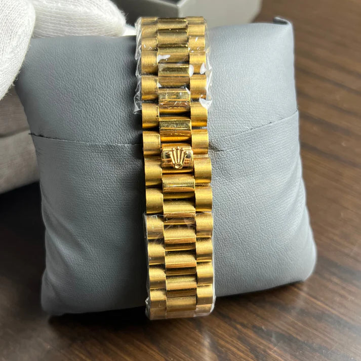 Men’s Premium Watch ⌚️(GOLD)